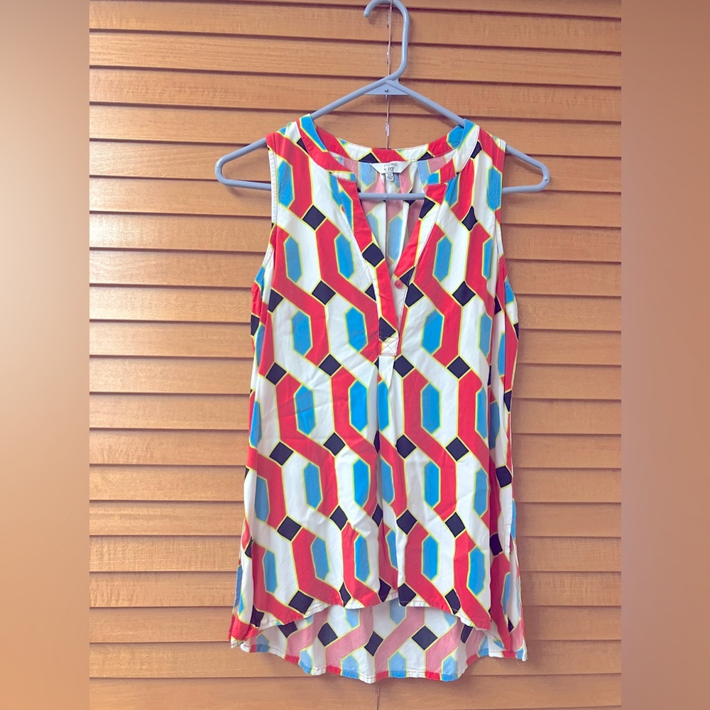 women ’s crown & ivy sleeveless blouse
